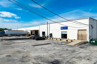 Plus de détails pour 6704-6712 N 54th St, Tampa, FL - Industriel/Logistique à louer