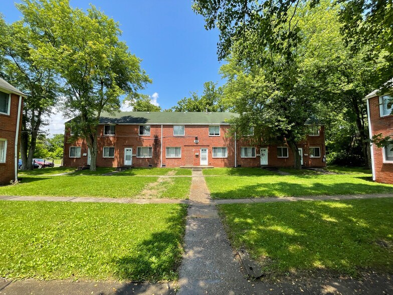 6801 McKinley Ct, Clairton, PA à vendre - Photo de l’immeuble – Image 1 sur 22