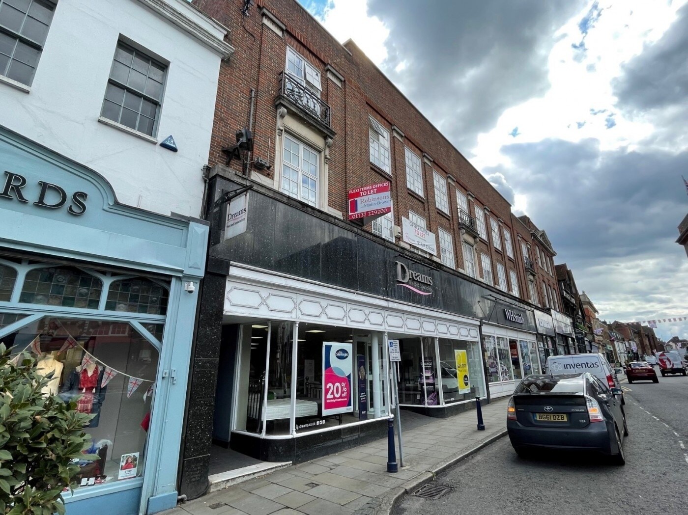 7-11 High St, Reigate à louer Photo de l’immeuble– Image 1 sur 6