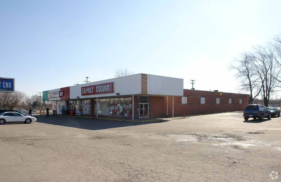 3629-3631 Sullivant Ave, Columbus, OH à louer - Photo de l’immeuble – Image 2 sur 5