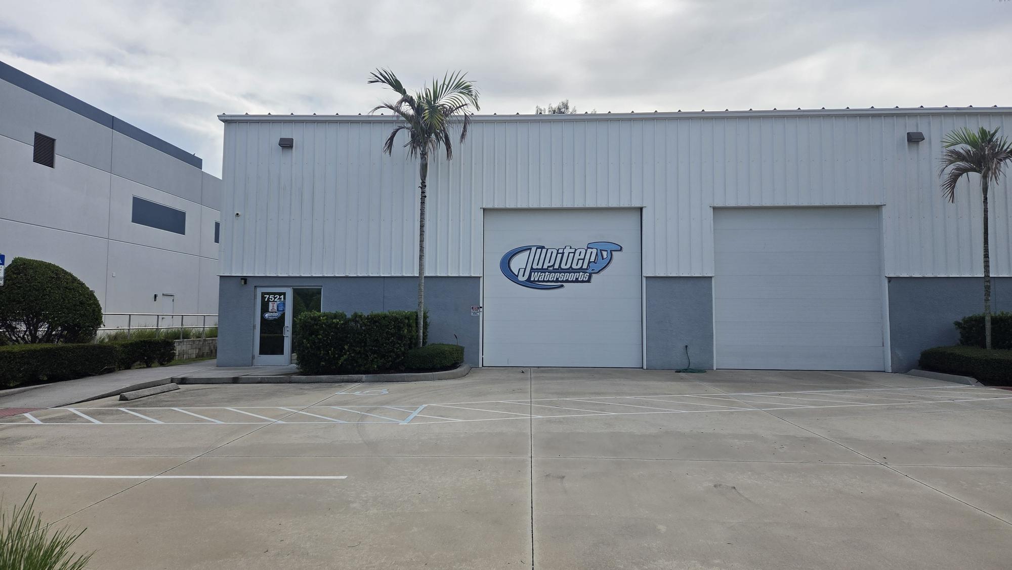 7521 SW Jack James Dr, Stuart, FL à louer Photo principale– Image 1 sur 19