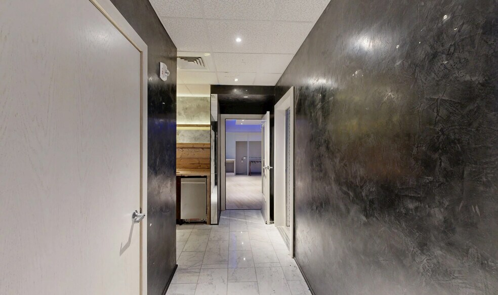 1111 Kane Concourse, Bay Harbor Islands, FL à vendre - Numérisation 3D Matterport – Image 2 sur 18