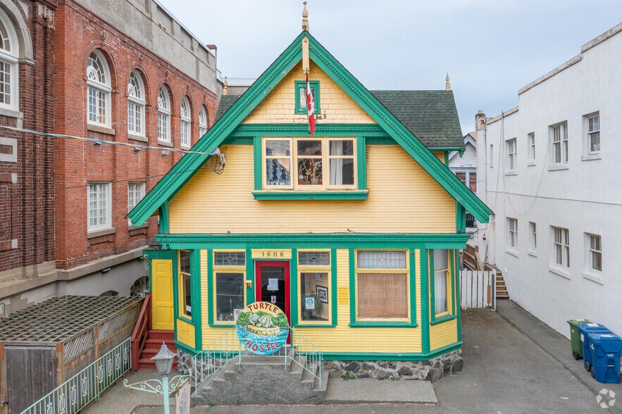1608 Quadra St, Victoria, BC à vendre - Photo de l’immeuble – Image 3 sur 4