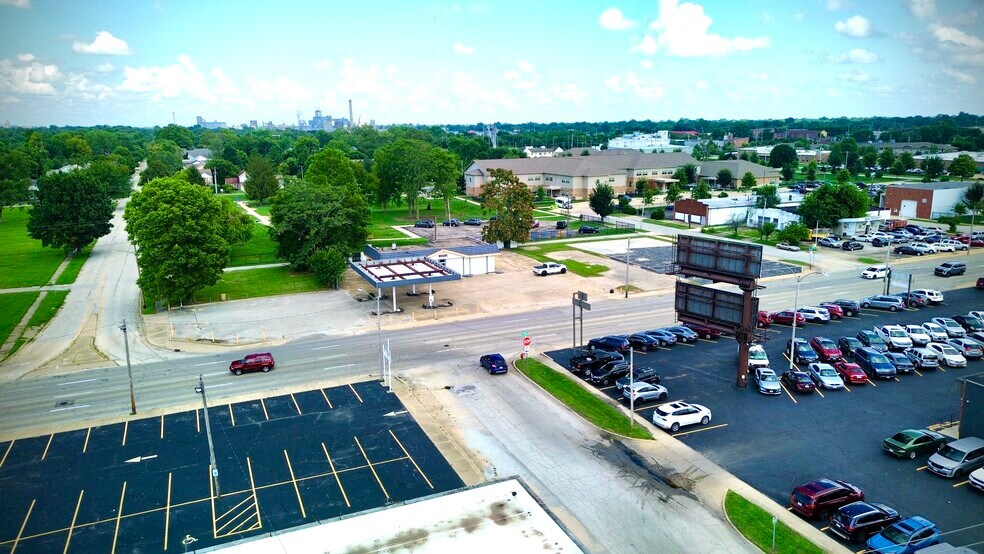 1058 N Water St, Decatur, IL à vendre - Photo de l’immeuble – Image 2 sur 2