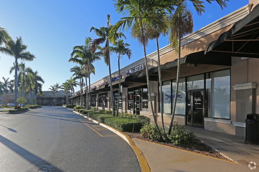 6169-6185 Jog Rd, Lake Worth, FL à louer - Photo de l’immeuble – Image 2 sur 16