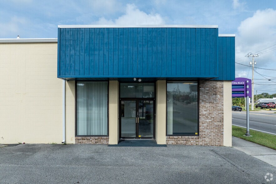 401 W International Speedway Blvd, Daytona Beach, FL à louer - Photo de l’immeuble – Image 2 sur 10