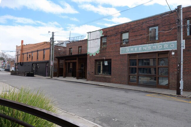 Plus de détails pour 111 W Lewis St, Greensboro, NC - Coworking à louer