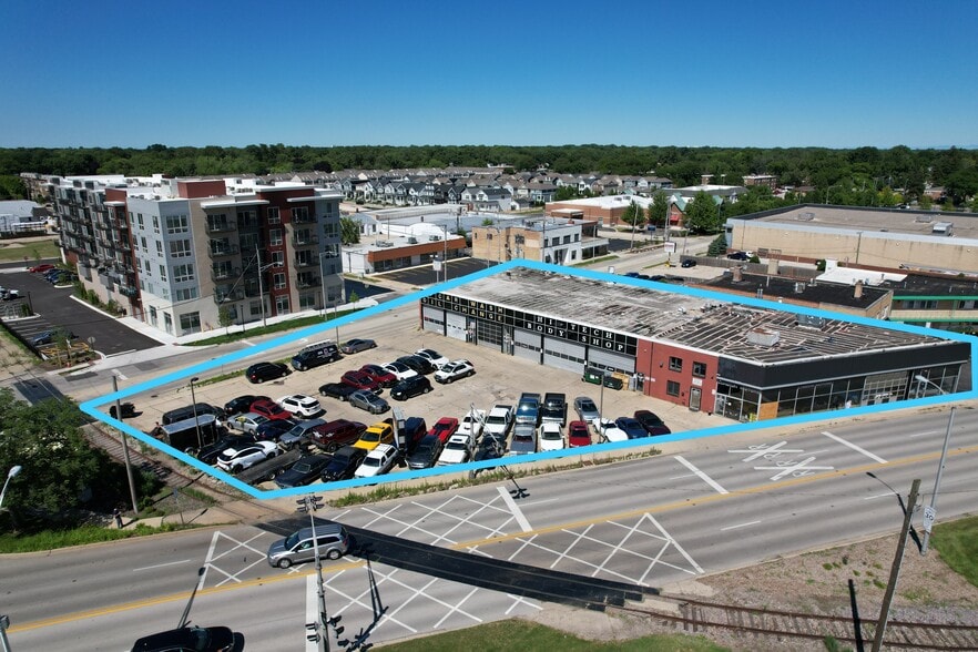 E Northwest Hwy, Arlington Heights, IL à vendre - Photo de l’immeuble – Image 1 sur 29