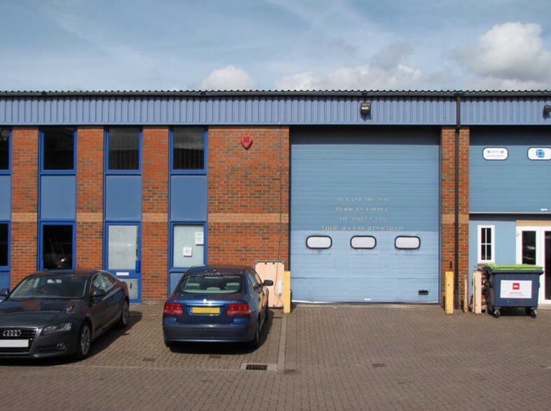 Jarman Way, Royston à louer - Photo de l’immeuble – Image 2 sur 3