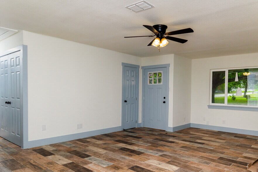 811 Matchett St, Brenham, TX à vendre - Photo intérieure – Image 2 sur 18