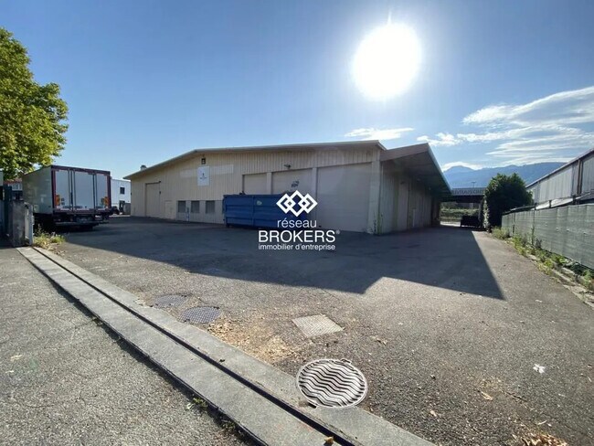 Plus de détails pour Industriel/Logistique à louer