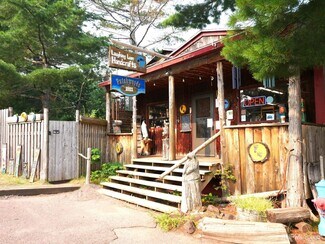 Plus de détails pour 242 1st St, Copper Harbor, MI - Local commercial à vendre