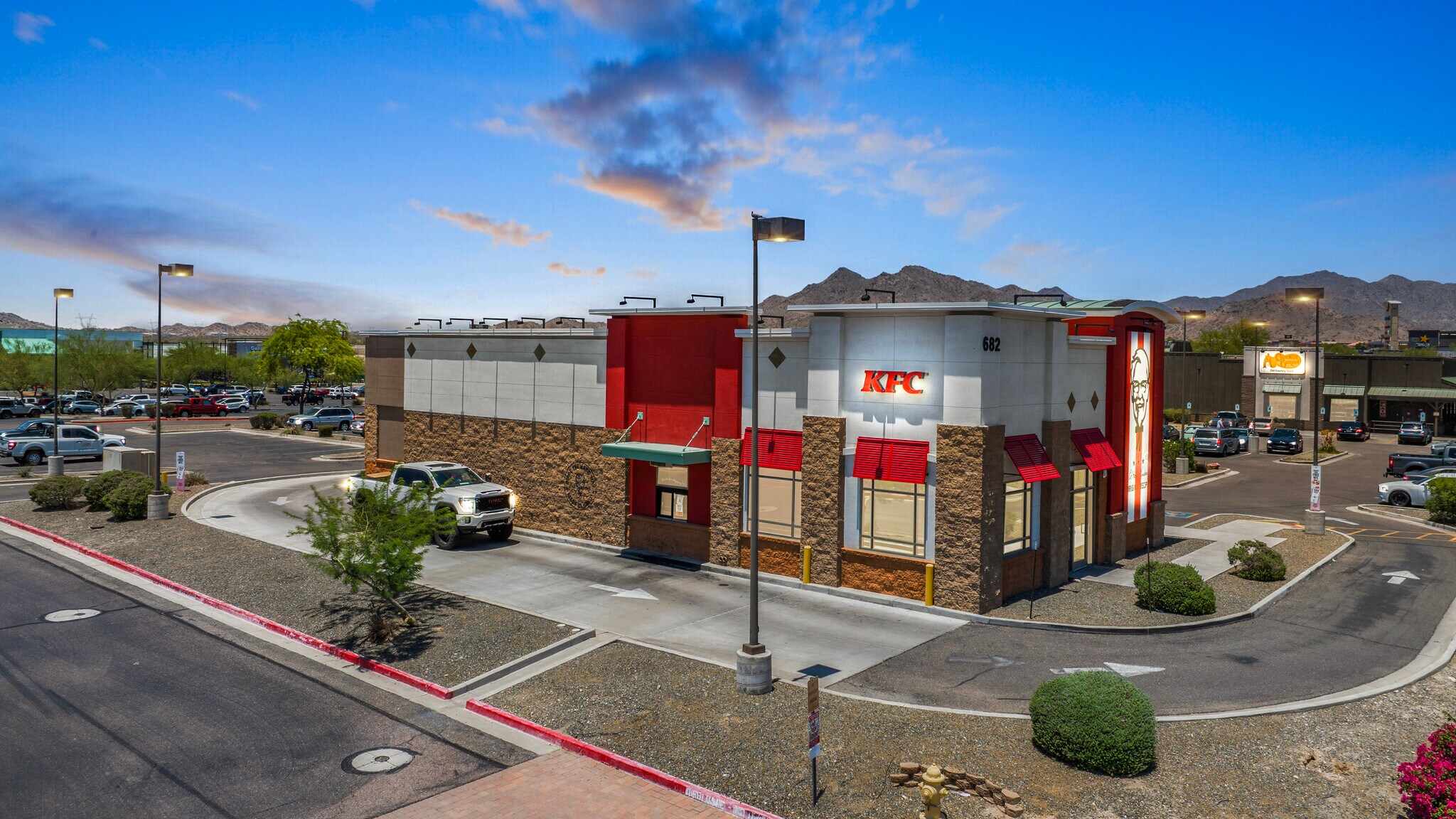 682 S Watson Rd, Buckeye, AZ à vendre Photo de l’immeuble– Image 1 sur 13