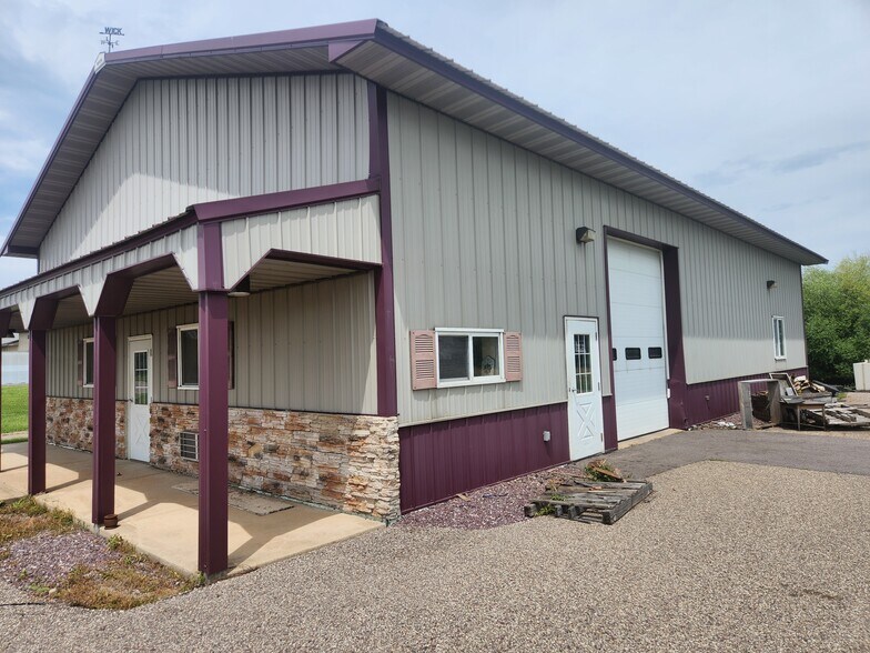 1215 Fuhrman Dr, Reedsburg, WI à vendre - Photo de l’immeuble – Image 2 sur 9