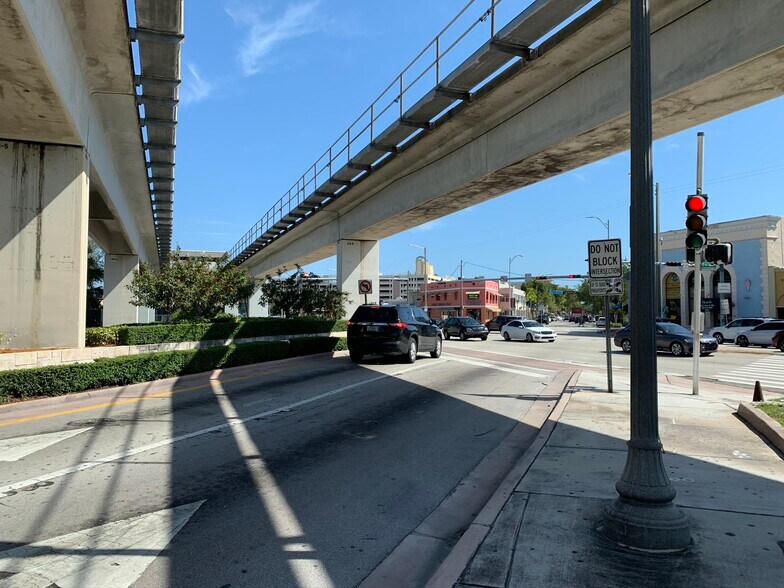 5975 Sunset Dr, Miami, FL à vendre - Photo de l’immeuble – Image 3 sur 30