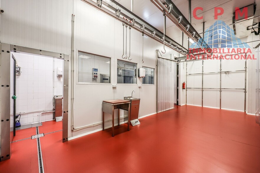 Industriel/Logistique dans Madrid, Madrid à vendre - Photo de l’immeuble – Image 1 sur 3