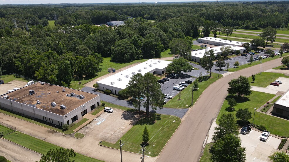 100 - 104 Business Park Dr, Ridgeland, MS à louer - Photo de l’immeuble – Image 3 sur 27