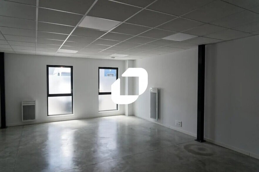 Local d'activités dans Saint-Herblain à vendre - Photo de l’immeuble – Image 3 sur 8