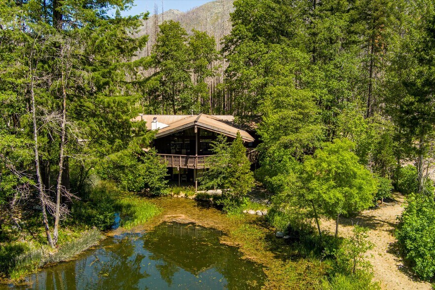 2103 Coffee Creek Rd, Trinity Center, CA à vendre - Photo de l’immeuble – Image 3 sur 53