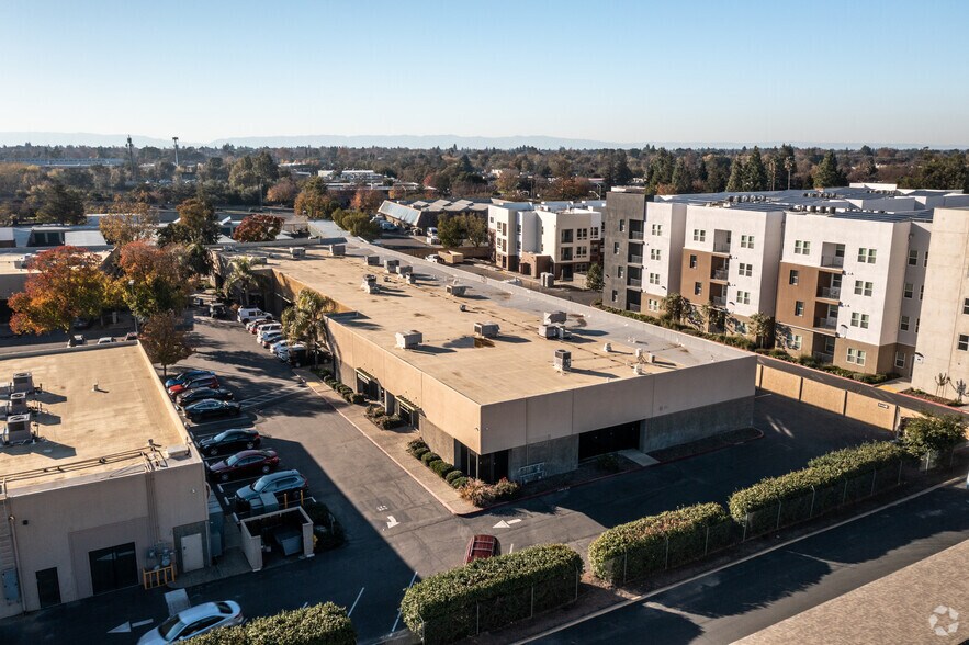 2121 2nd St, Davis, CA à louer - Photo de l’immeuble – Image 2 sur 13