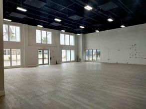 1125 N Dixie Hwy, Lake Worth, FL à louer Photo intérieure– Image 2 sur 4