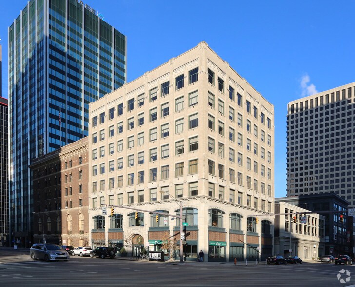 150 E Broad St, Columbus, OH à louer - Photo de l’immeuble – Image 2 sur 9