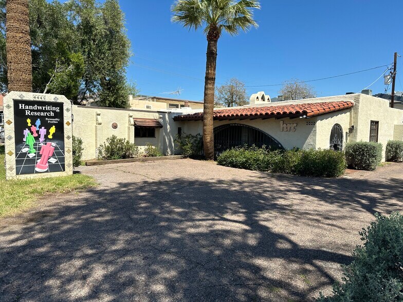 4445 N 24th St, Phoenix, AZ à vendre - Photo de l’immeuble – Image 2 sur 18