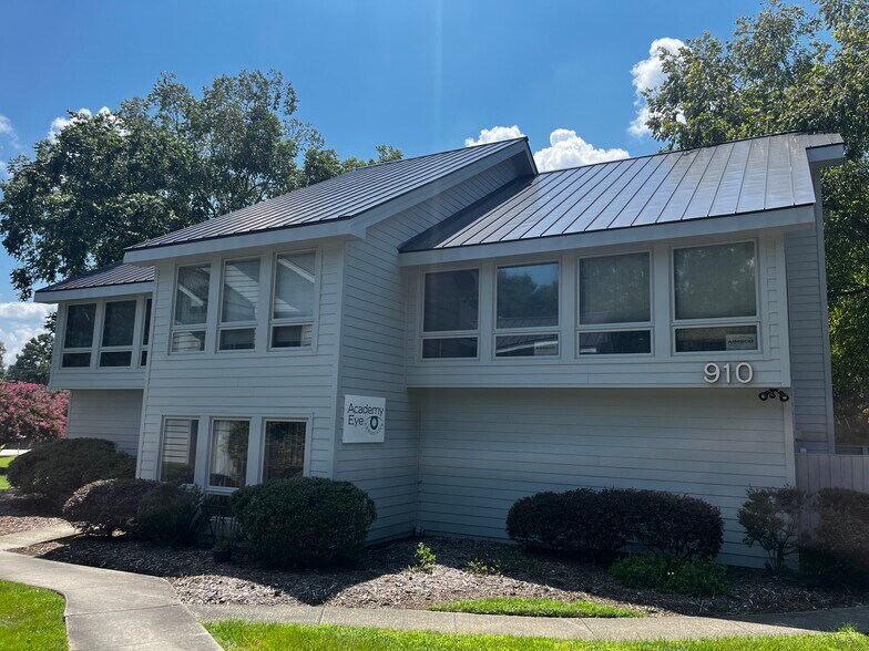 910 Martin Luther King Jr Blvd, Chapel Hill, NC à louer - Photo de l’immeuble – Image 3 sur 5