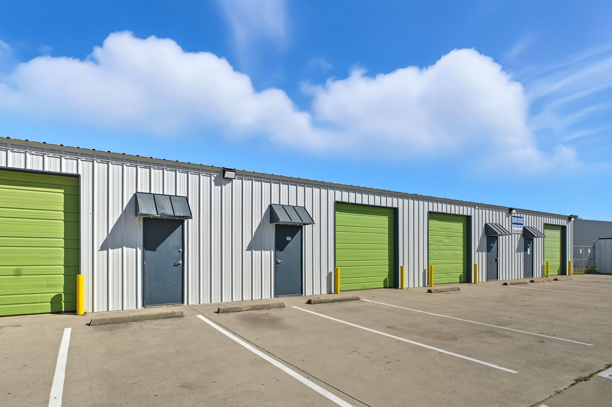 5051 David Strickland Rd, Fort Worth, TX à louer Photo de l’immeuble– Image 1 sur 12