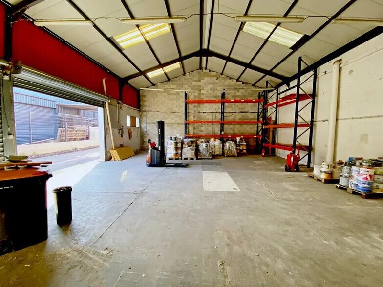 Bureau dans Aubagne à louer - Photo intérieure – Image 1 sur 9