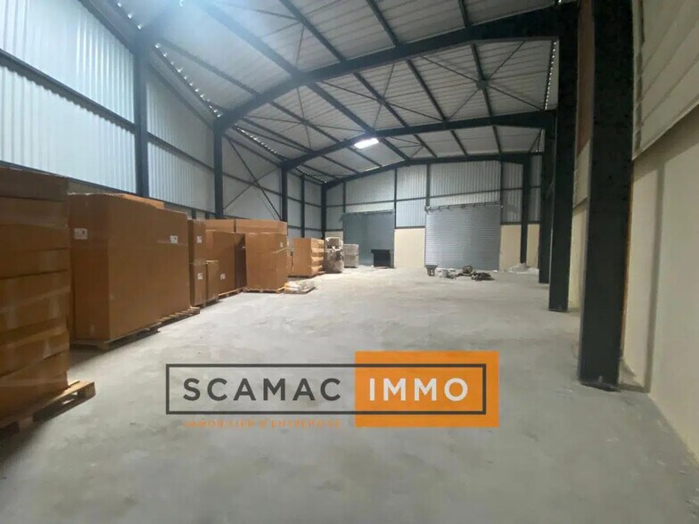 Industriel/Logistique dans Gardanne à louer - Photo de l’immeuble – Image 2 sur 4