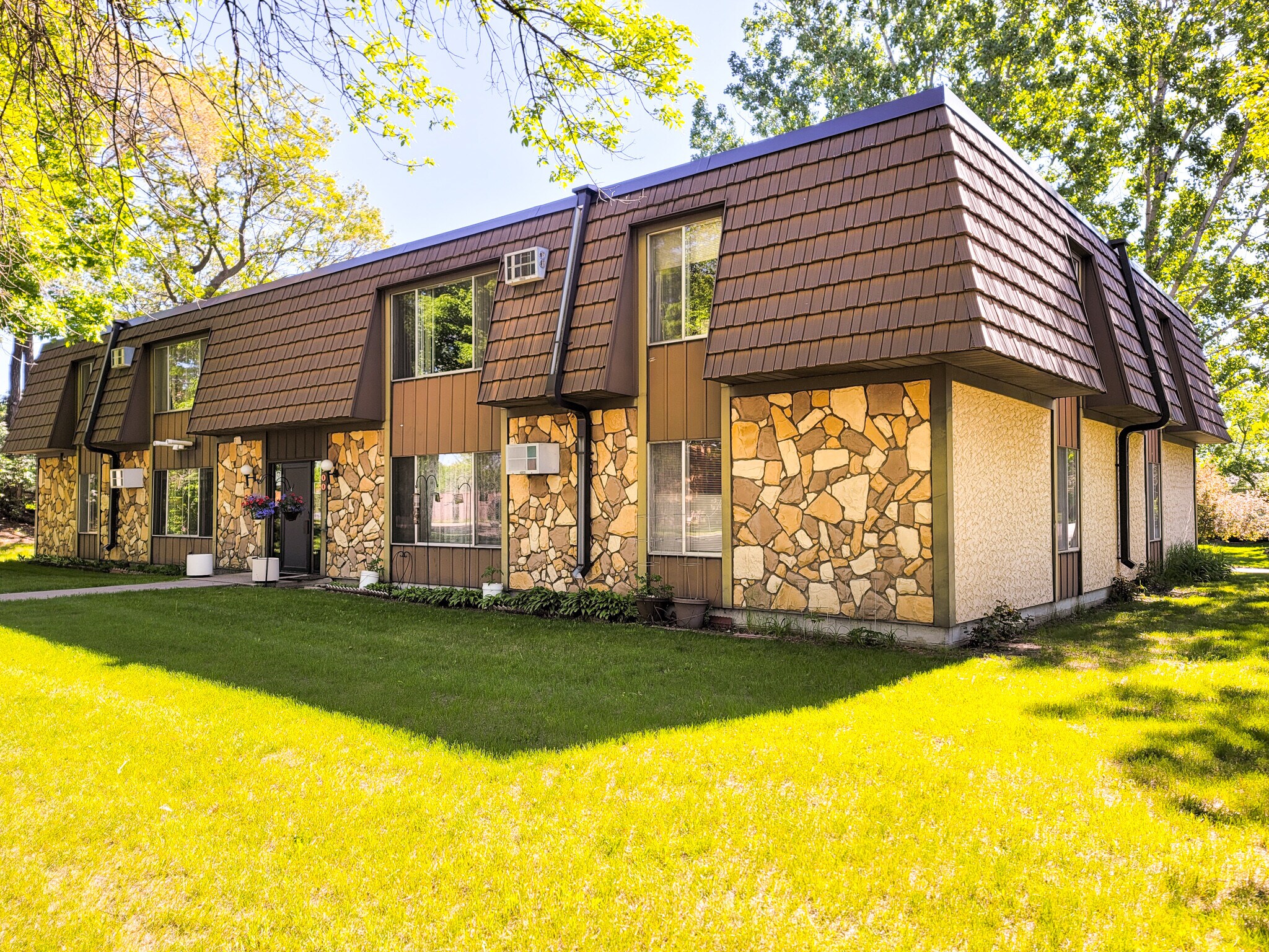 Little Falls, MN Multi-Property Package portefeuille de 5 biens à vendre sur LoopNet.fr Photo de l’immeuble– Image 1 sur 19