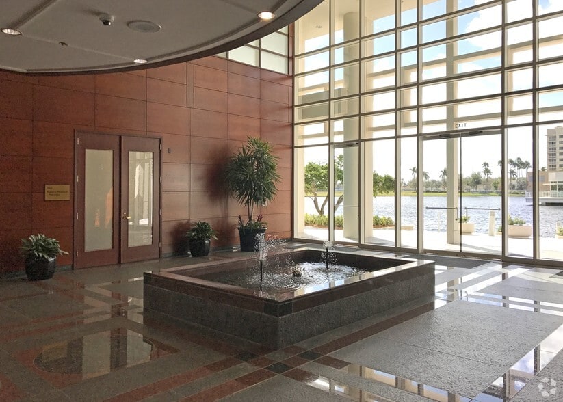 1200 S Pine Island Rd, Plantation, FL à louer - Hall d’entrée – Image 2 sur 15