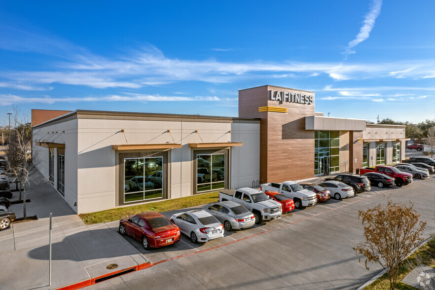 655-700 W Illinois Ave, Dallas, TX à louer - Photo de l’immeuble – Image 3 sur 27