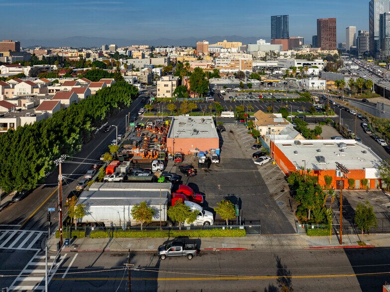 1337 W 11th Pl, Los Angeles, CA à vendre - Photo de l’immeuble – Image 3 sur 9