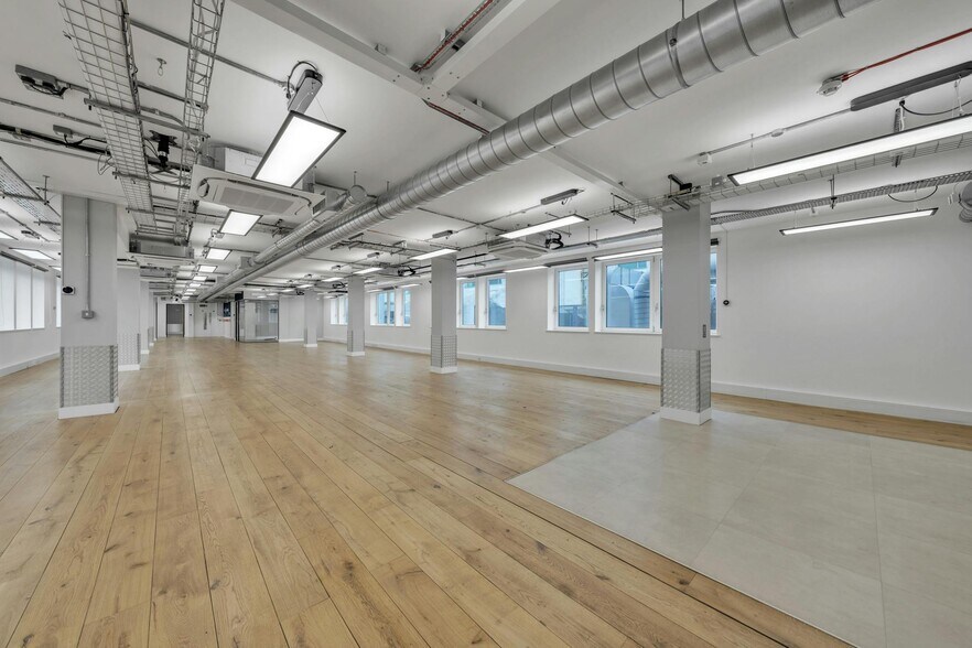 10 Jamestown Rd, Londres à louer - Photo de l’immeuble – Image 3 sur 16