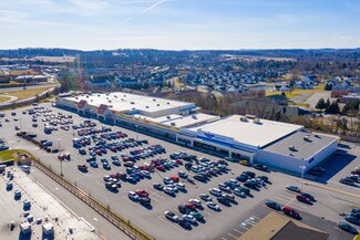 Plus de détails pour 2120-2690 S Queen St, York, PA - Local commercial à louer