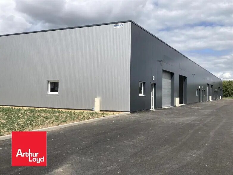 Local d’activités dans Dreux à louer - Photo de l’immeuble – Image 2 sur 5