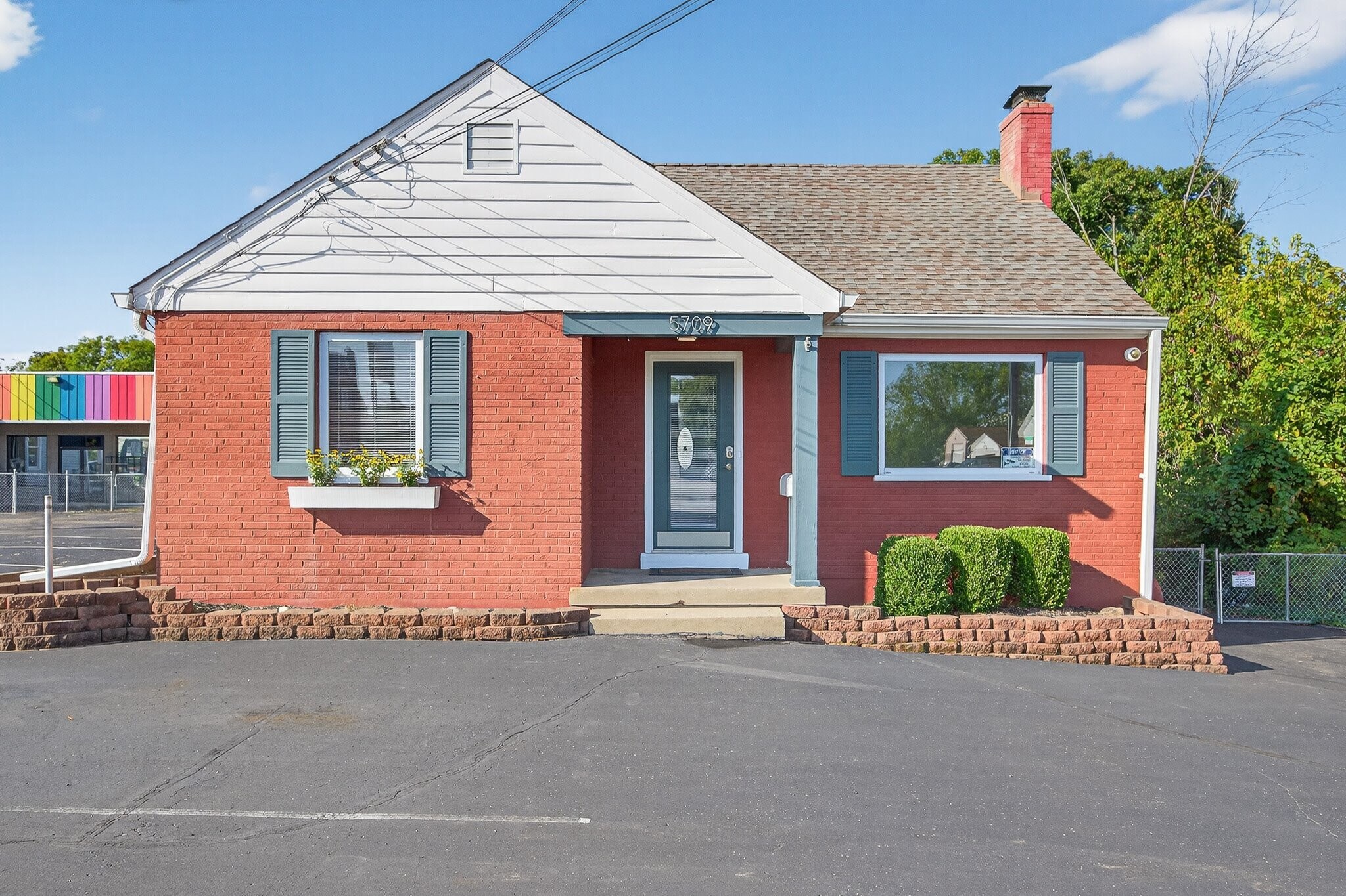 5709 Cheviot Rd, White Oak, OH à vendre Photo de l’immeuble– Image 1 sur 51