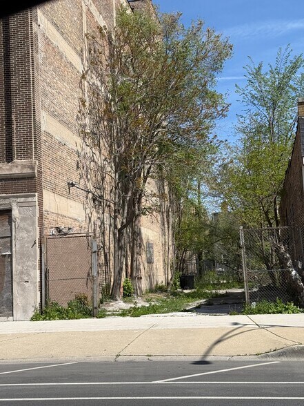 5114 W Madison St, Chicago, IL à vendre - Photo de l’immeuble – Image 2 sur 2