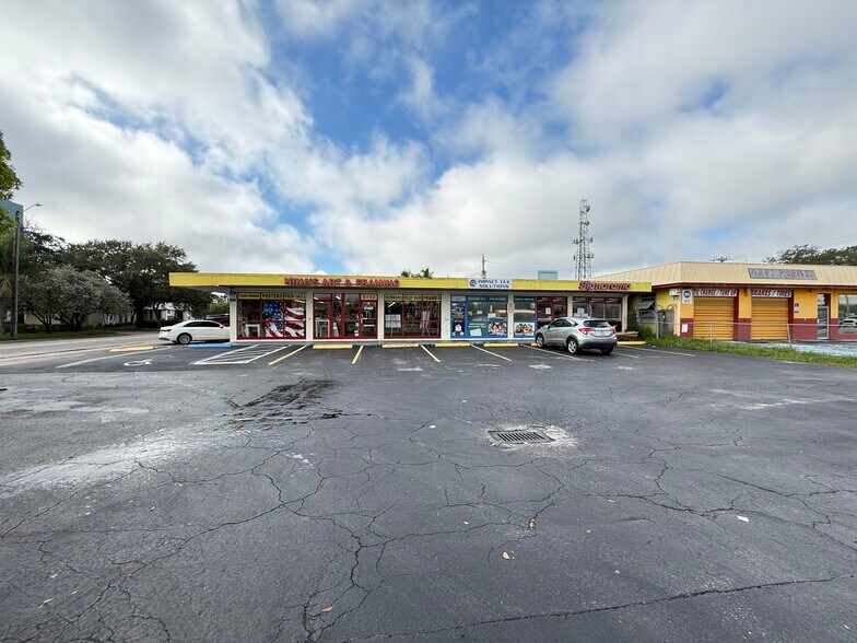 6140 Hollywood Blvd, Pembroke Pines, FL à vendre - Photo de l’immeuble – Image 2 sur 14