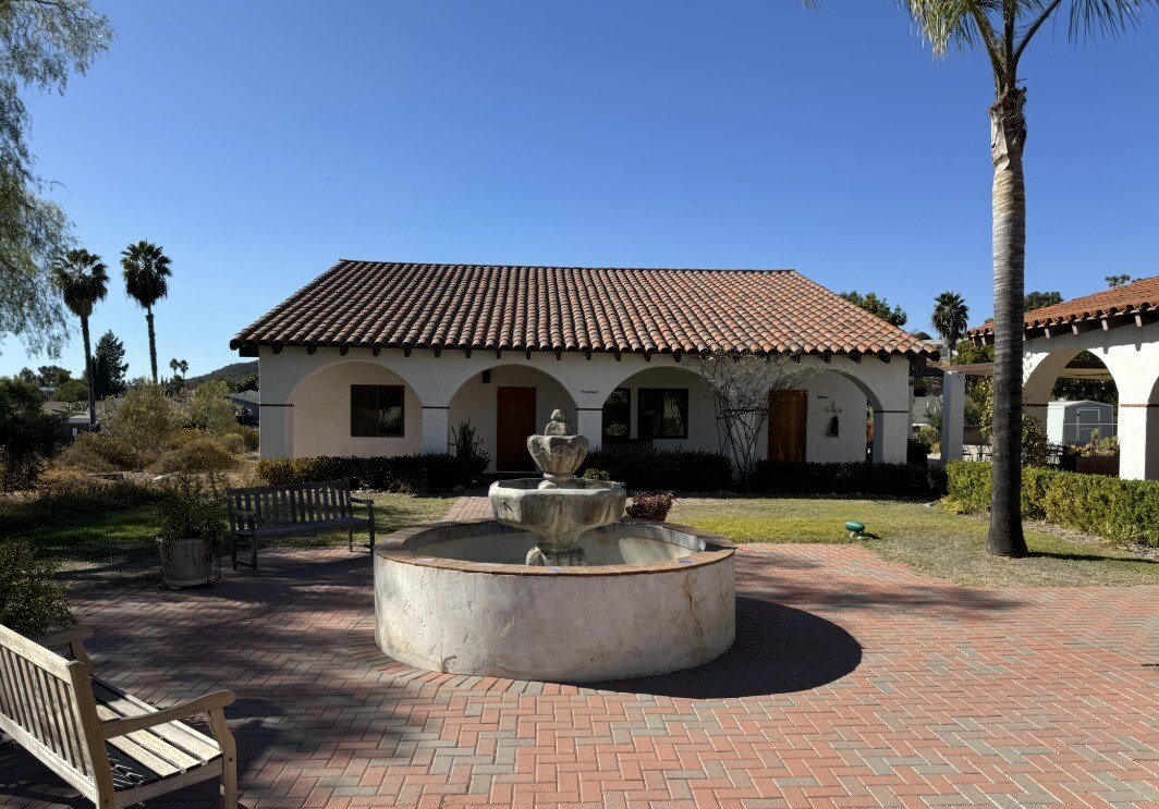 12730 Elm Park Ln, Poway, CA à louer Photo de l’immeuble– Image 1 sur 17