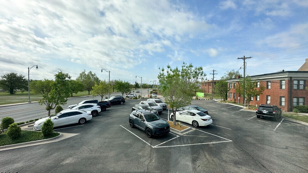 1611-1613 N Broadway Ave, Oklahoma City, OK à louer - Photo intérieure – Image 2 sur 14