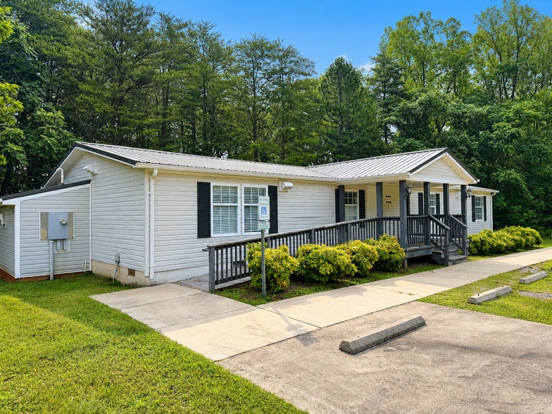 993 Anderson Hwy, Cumberland, VA à vendre - Photo principale – Image 1 sur 11
