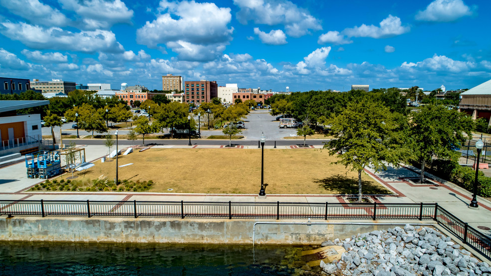 750 Commendencia St, Pensacola, FL à louer - Photo de l’immeuble – Image 3 sur 10