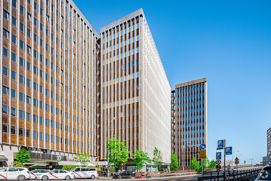 Calle de Agustín de Foxá, 29, Madrid, Madrid à louer - Photo principale – Image 1 sur 8