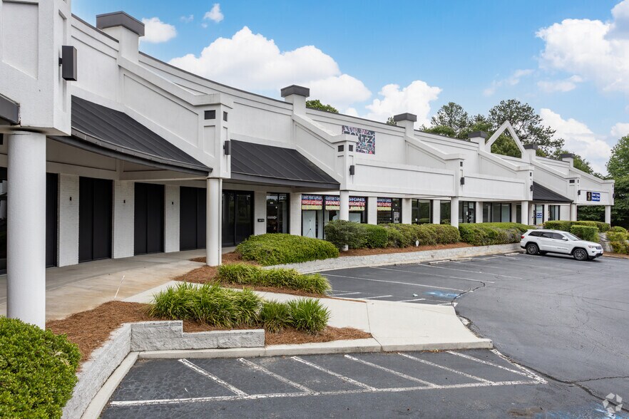 5442 Frontage Rd, Forest Park, GA à louer - Photo de l’immeuble – Image 2 sur 16