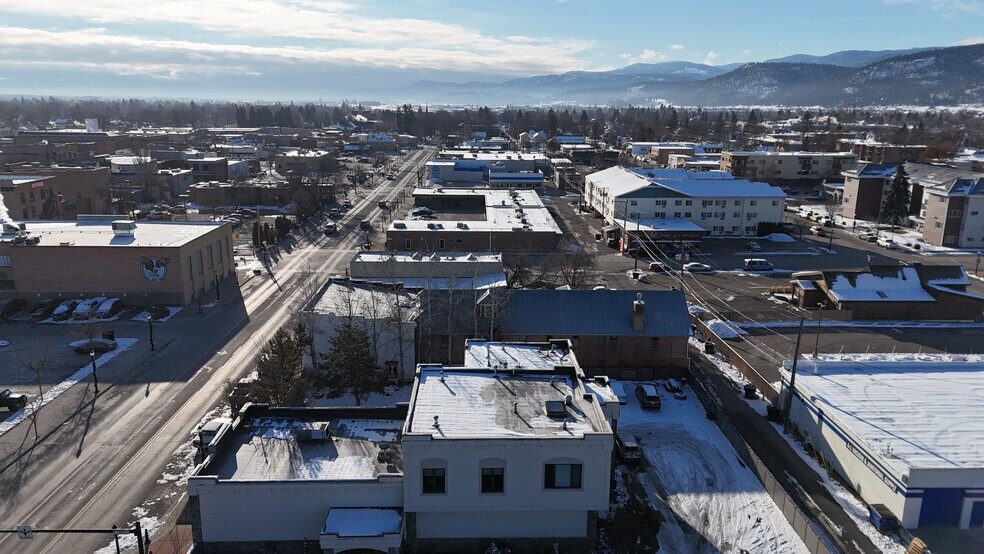 32 1st Ave W, Kalispell, MT à vendre - Photo de l’immeuble – Image 2 sur 24
