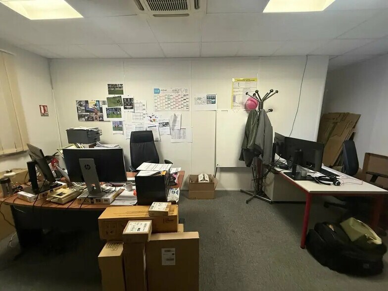 Bureau dans Avignon à louer - Photo de l’immeuble – Image 1 sur 6