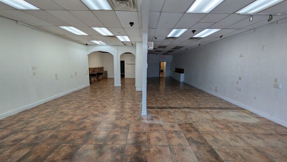 2033 Airline Rd, Corpus Christi, TX à louer - Photo de l’immeuble – Image 3 sur 11